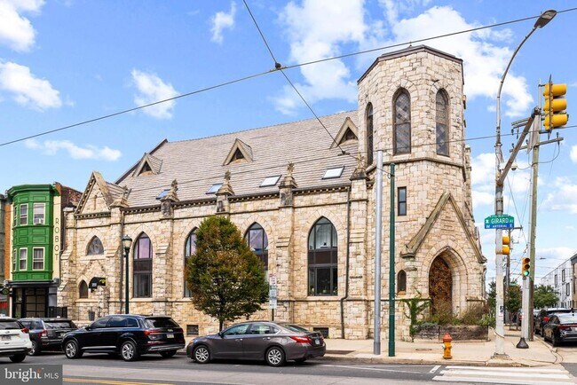 Building Photo - 2701 W Girard Ave