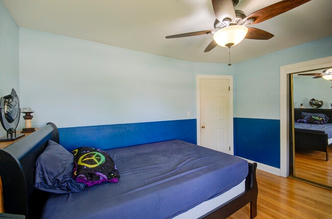 Building Photo - 501 Lincoln Ave