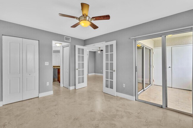 Building Photo - 2811 N Oakland Forest Dr