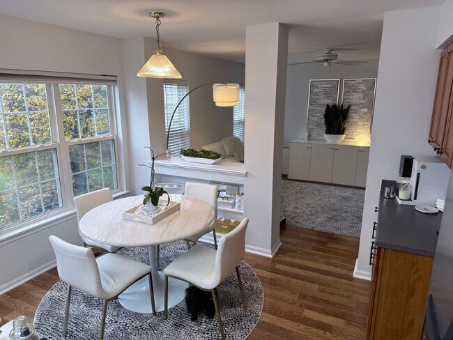 Building Photo - 2727 Borkshire Ln