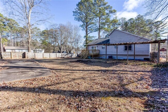 Building Photo - 4049 Leicester Dr NE