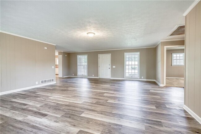 Building Photo - 2174 GA-323