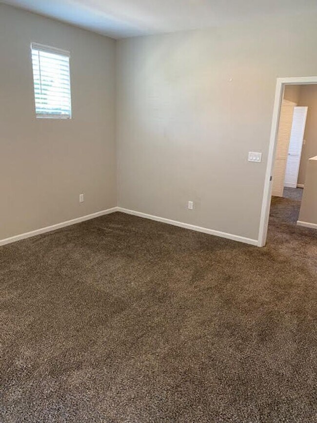 Building Photo - 2150 Santona Cir