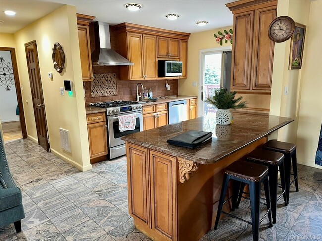 Building Photo - 1316 Mcclure Ave