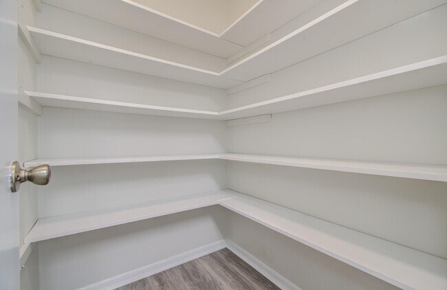 Building Photo - 15611 La Casa Ln