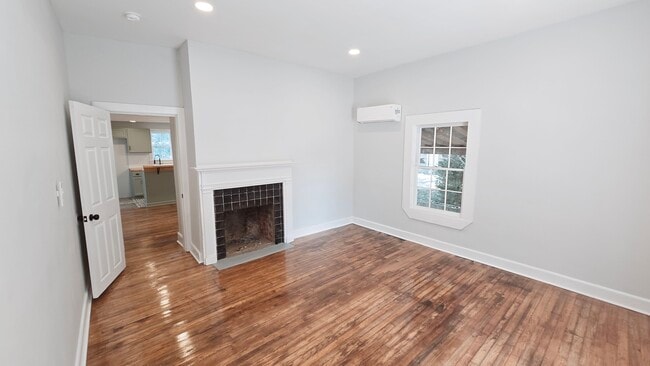 Building Photo - 159 Poplar Ave