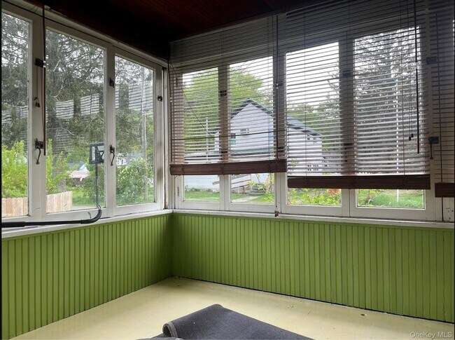 Building Photo - 36 Middle St