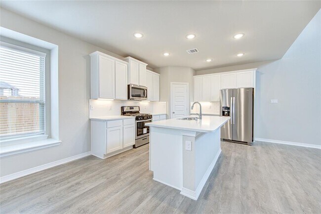 Building Photo - 821 Laguna Grn Ln