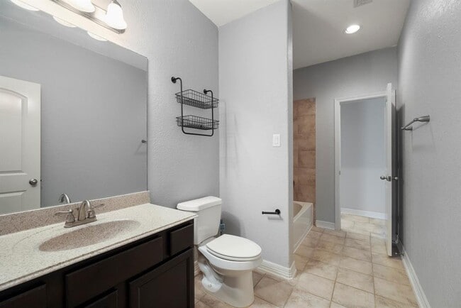 Building Photo - 5814 Dayln Ct