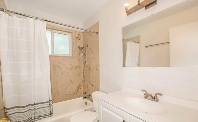 Building Photo - 1920 Springfield Dr