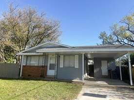 Building Photo - 430 NW Mission Blvd