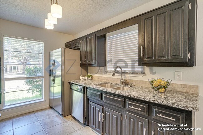 Building Photo - 8730 Grenadier Dr