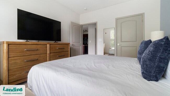 Building Photo - 900 E Six Forks Rd