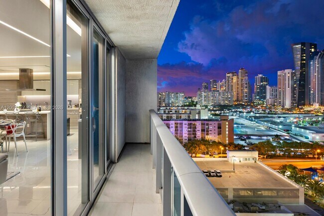 Building Photo - 300 Sunny Isles Blvd