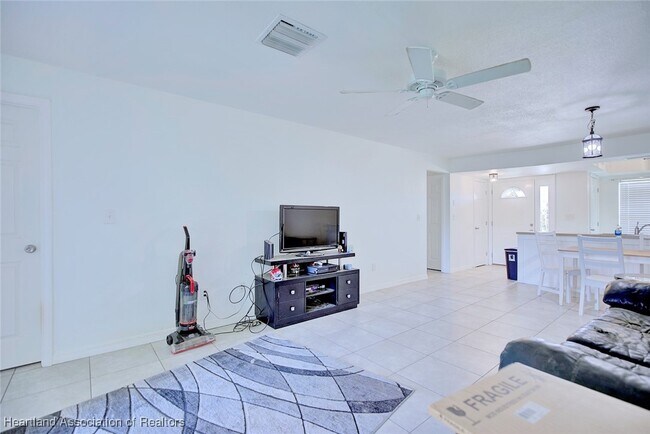 Building Photo - 4706 Mercado Dr