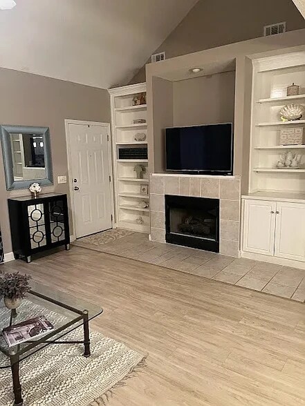 Building Photo - 102 Grey Oak Ct