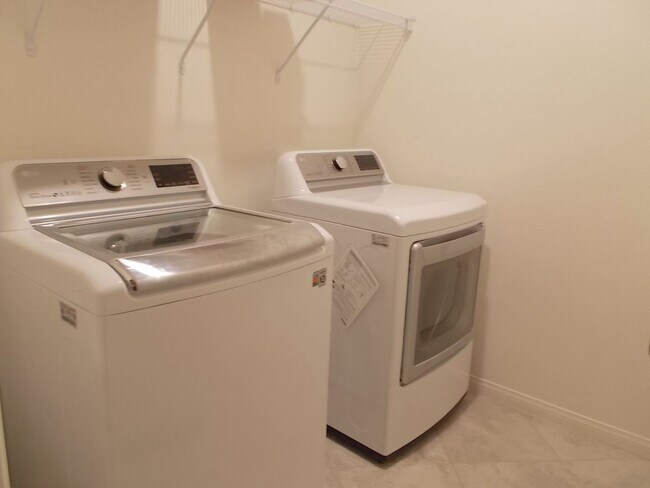 Building Photo - Charming 3-Bedroom Home in North Las Vegas!