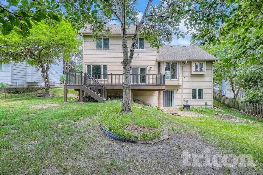 Building Photo - 5077 Credit River Dr