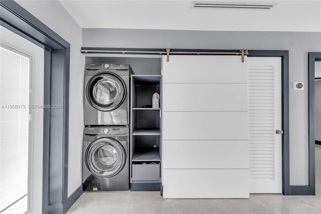 Building Photo - 500 SW 64th Pkwy