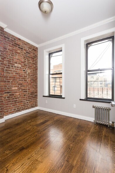 Building Photo - 325 E 5th St