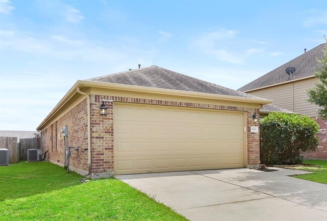 Building Photo - 15603 Walnut Leaf Ln