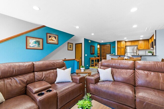 Building Photo - 731 Seacoast Dr