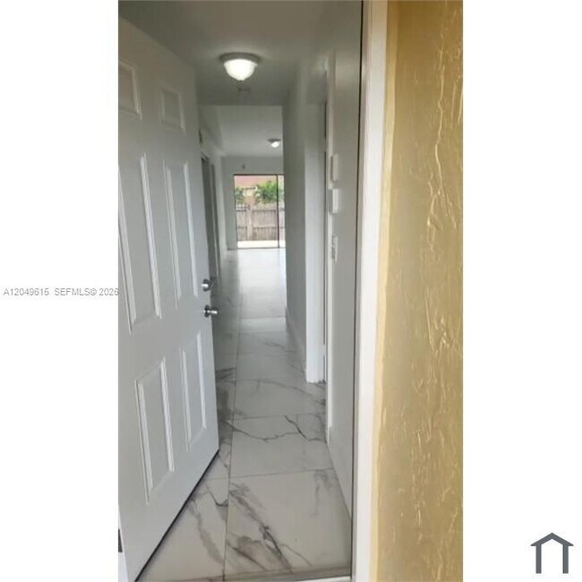 Building Photo - 13949 SW 281st Terrace