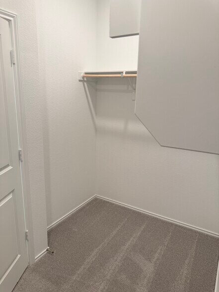 Building Photo - 13400 Trumpet Creeper Dr