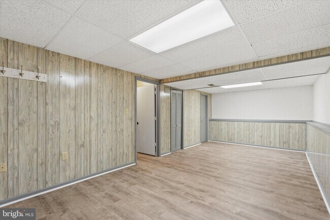 Building Photo - 841 Briar Ct