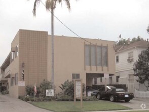Building Photo - 15114 Dickens St.