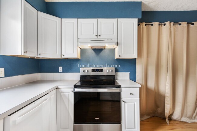 Building Photo - Updated 2 BD | 1 BA in King Arthur Court A...