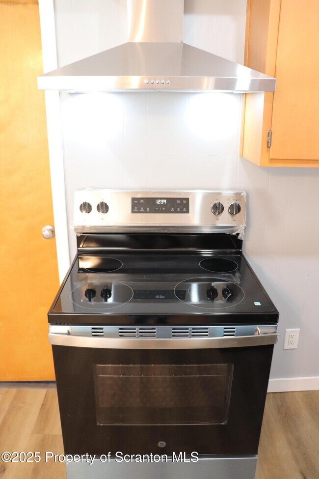 Building Photo - 712 W Lackawanna Ave