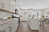 Building Photo - 5 Moran Pl