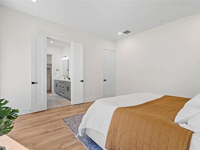 Building Photo - 6532 Weston St