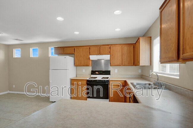 Building Photo - 5258 Paradise Skies Ave