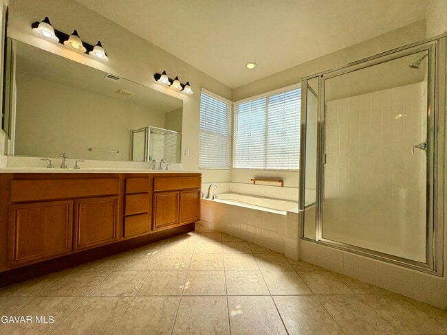 Building Photo - 5730 Paddington Dr