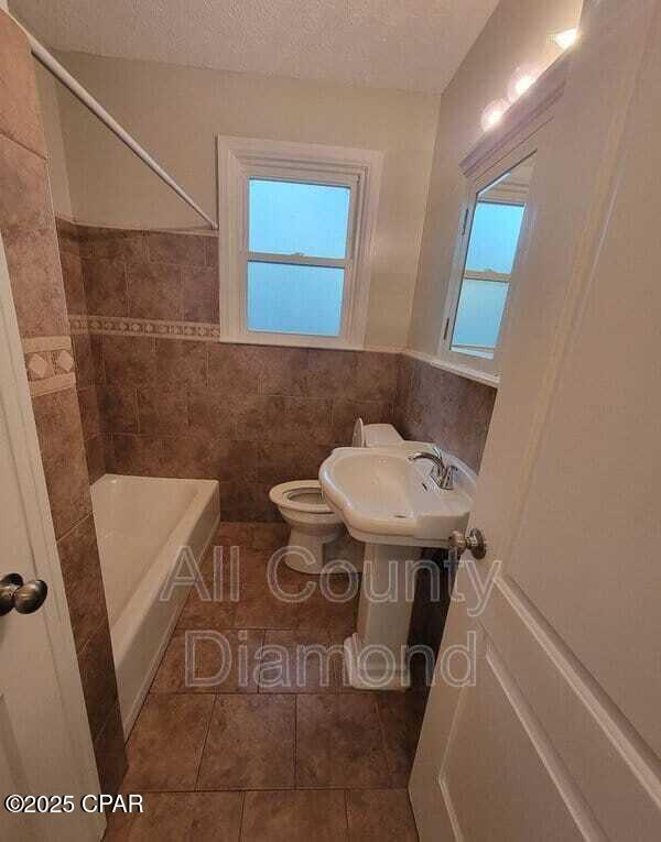 Building Photo - 215 Harris Ave