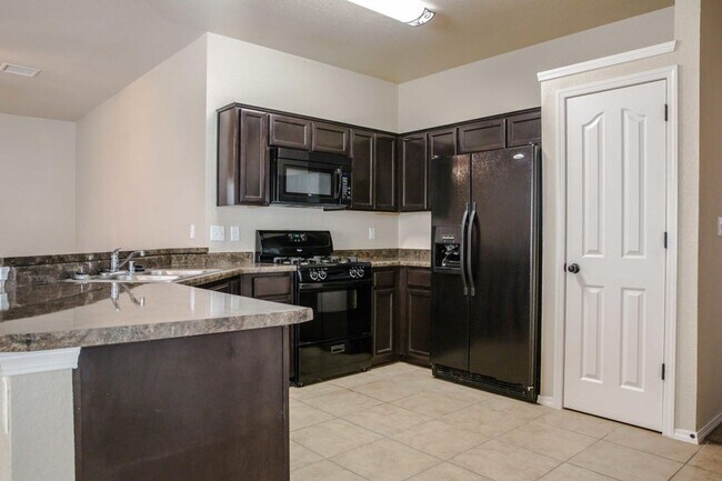 Building Photo - 2969 Pino Triste Dr
