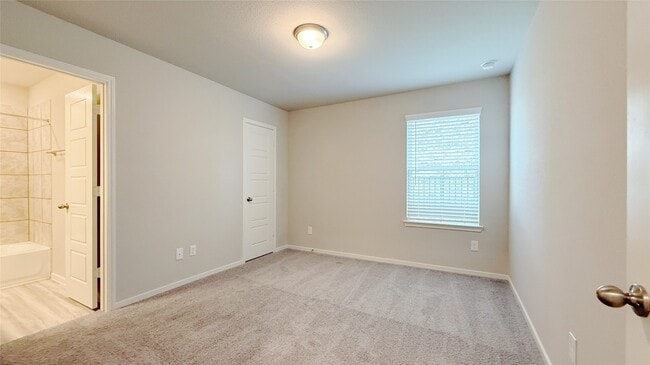 Building Photo - 27315 Blue Pool Dr