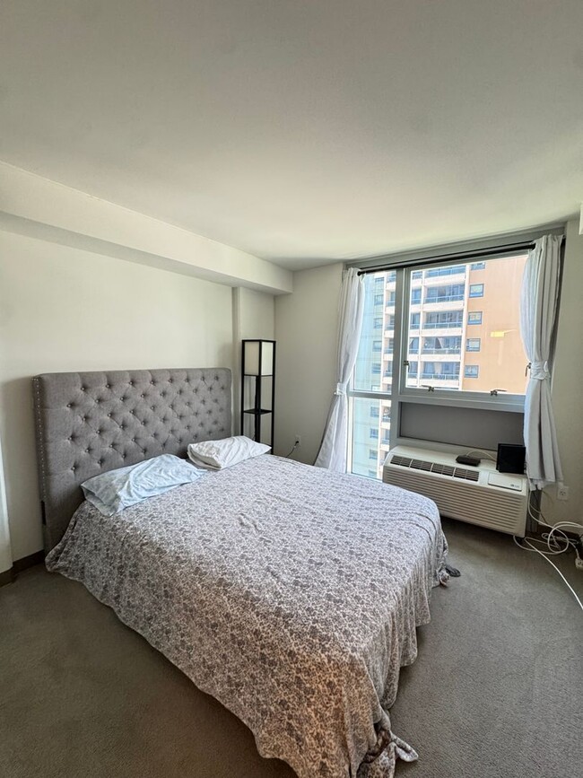 Building Photo - Partially Furnished 1 bed, 1 bath with 1 reserved covered parking @ Ke Kilohana
