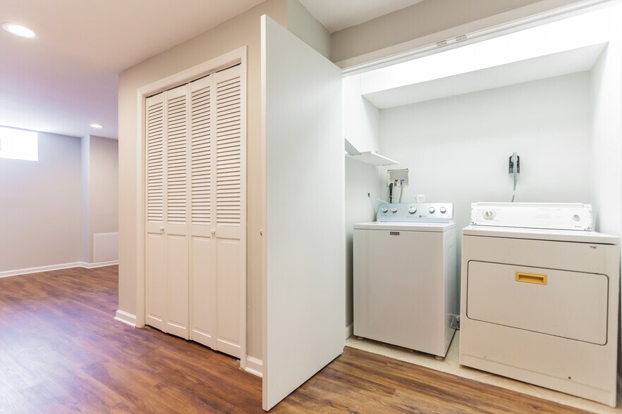 Washer/Dryer - 1818 Federal St