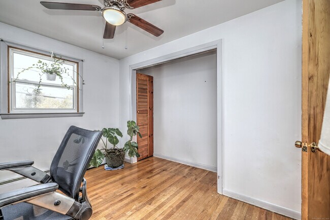 Building Photo - 59 Turnor Ave
