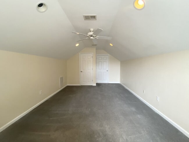 Building Photo - Charming Four-Bedroom Home in Bluffton with 3 Full Baths & Garage!