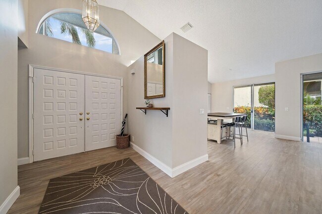 Building Photo - 6866 Briarlake Cir