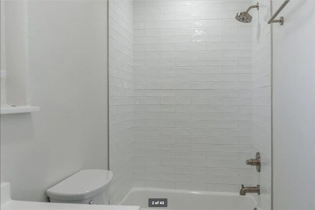 Building Photo - 4 Bed 3 Bath Home in Uptown OKC
