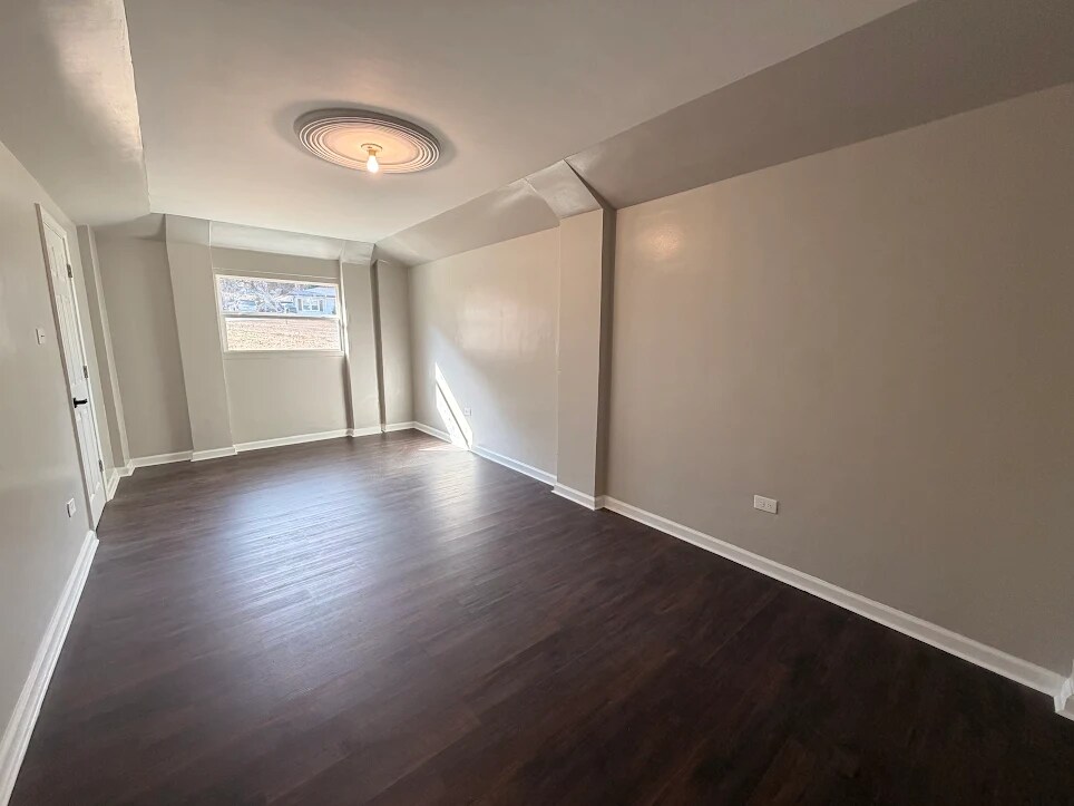 Building Photo - 2416 Miriam Ln