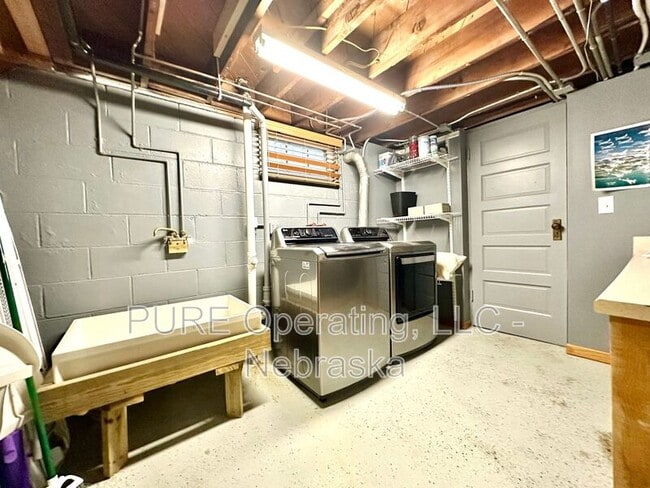 Building Photo - 5120 Franklin St