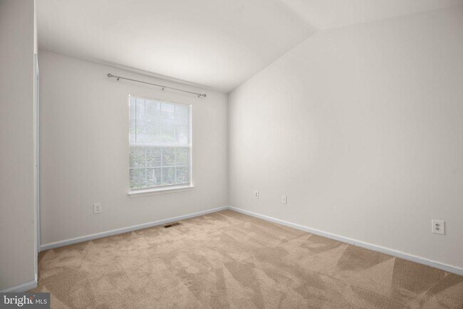 Building Photo - 502 Wind Ridge Dr