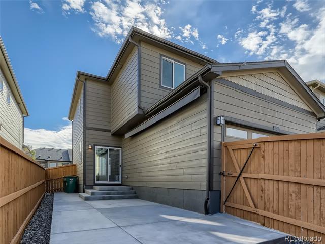 Building Photo - 6882 Longpark Dr
