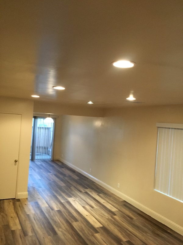 Building Photo - 509 E Park Ave